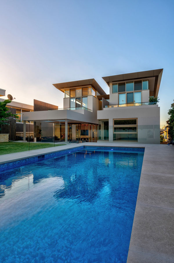 Cronulla Beachside Residence pool